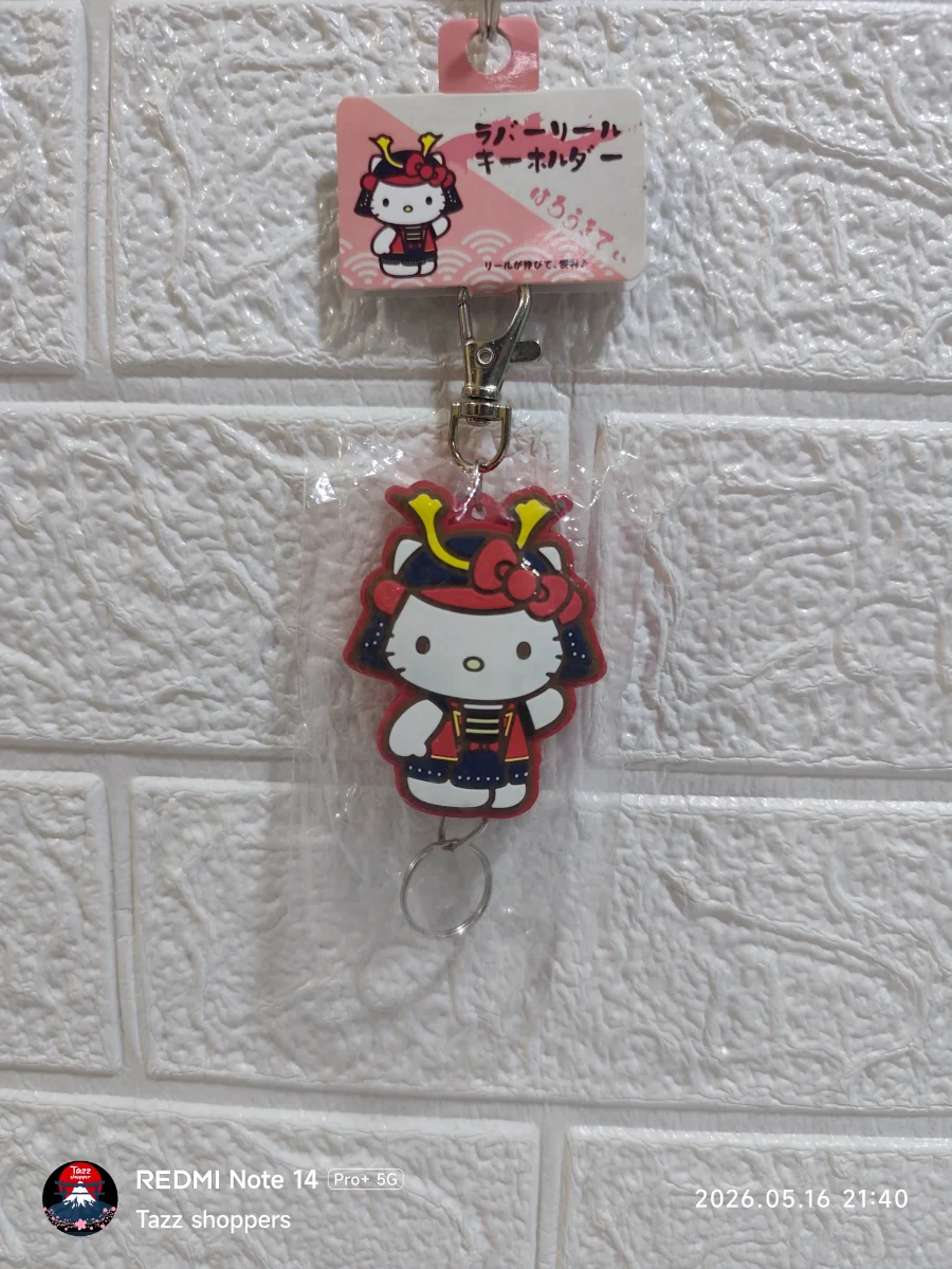 Llavero Retráctil Hello Kitty Samurai con Armadura Japonesa (Sanrio Original)