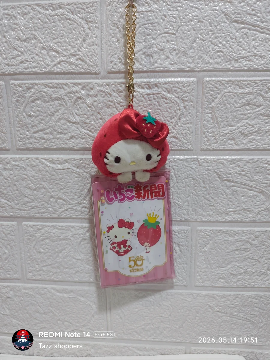 Llavero Porta Fotos Hello Kitty Fresa - Colección Ichigo Shimbun 50th Anniversary
